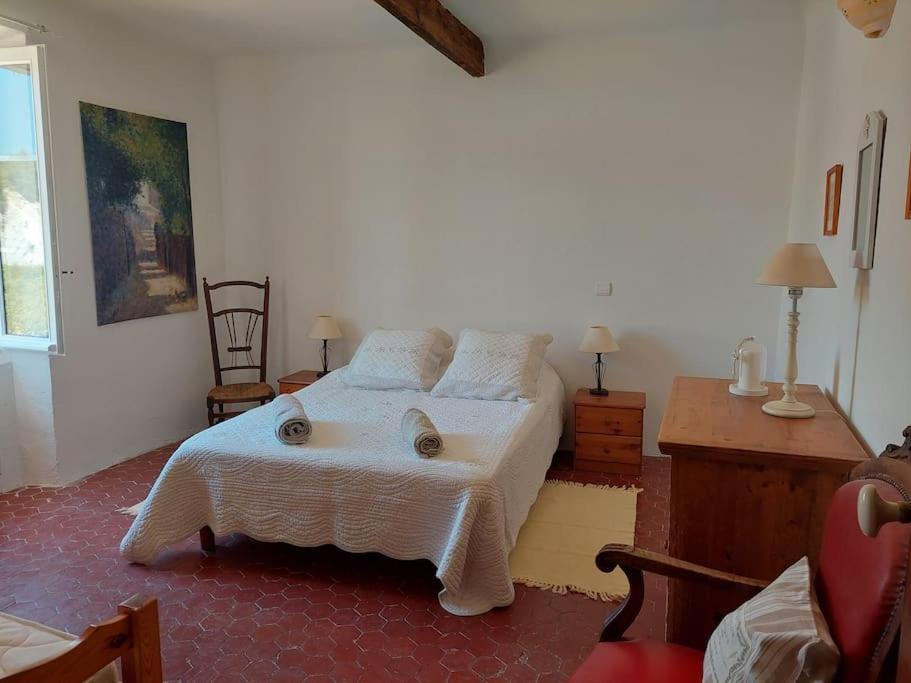 Maison De Cesar Saint-Saturnin-d'Apt Kültér fotó