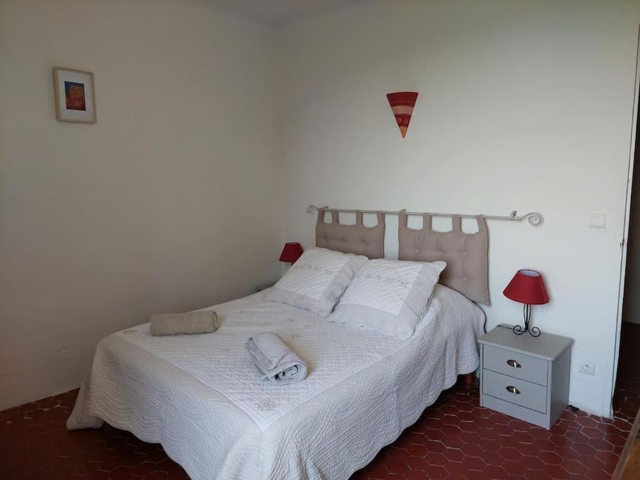 Maison De Cesar Saint-Saturnin-d'Apt Kültér fotó